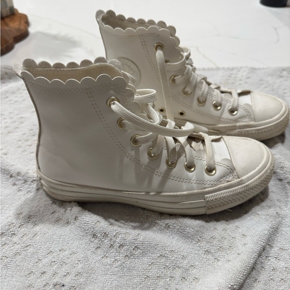 Converse Cream Scallop Detail High-Top Sneakers - Picture 3 of 7